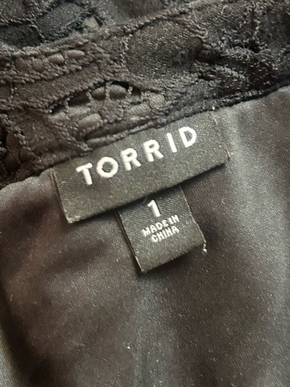 Torrid Black Lace Ruffle Button-Front Tank Plus Size 1X - Picture 8 of 10
